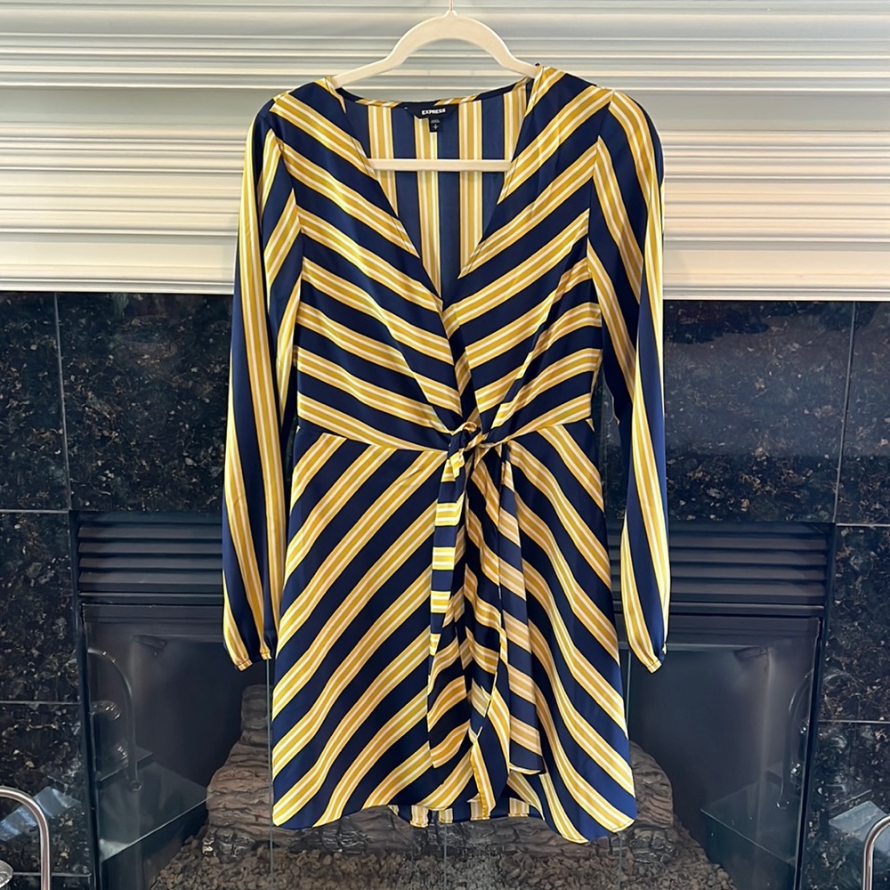 Super cute Express summer dress.